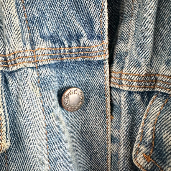 Marlboro Blue Denim Jacket with Brown Collar - Picture 7 of 8